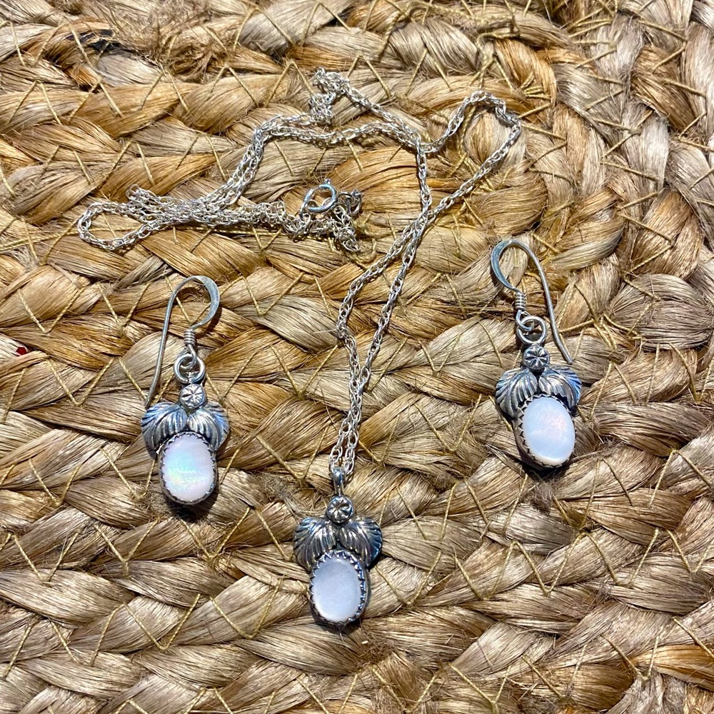 VINTAGE NATIVE  MOTHER OF PEARL STERLING SILVER Necklace and Earrings